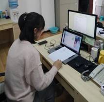 太阳成集团tyc539王靖晶老师和受资助员工家庭3